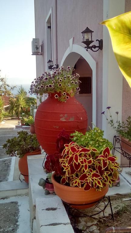 Maistrali Apartments Ratzaklion Bagian luar foto