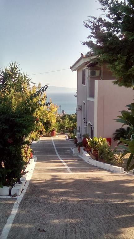 Maistrali Apartments Ratzaklion Bagian luar foto