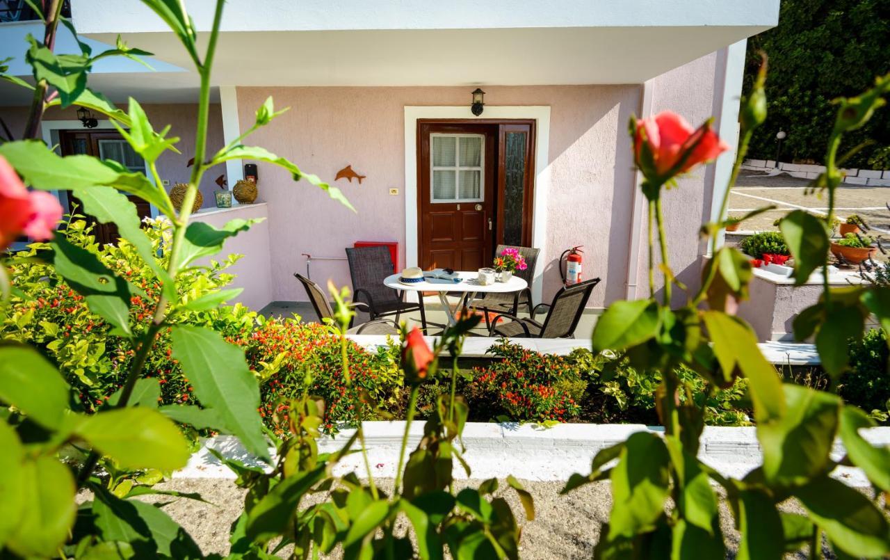 Maistrali Apartments Ratzaklion Bagian luar foto
