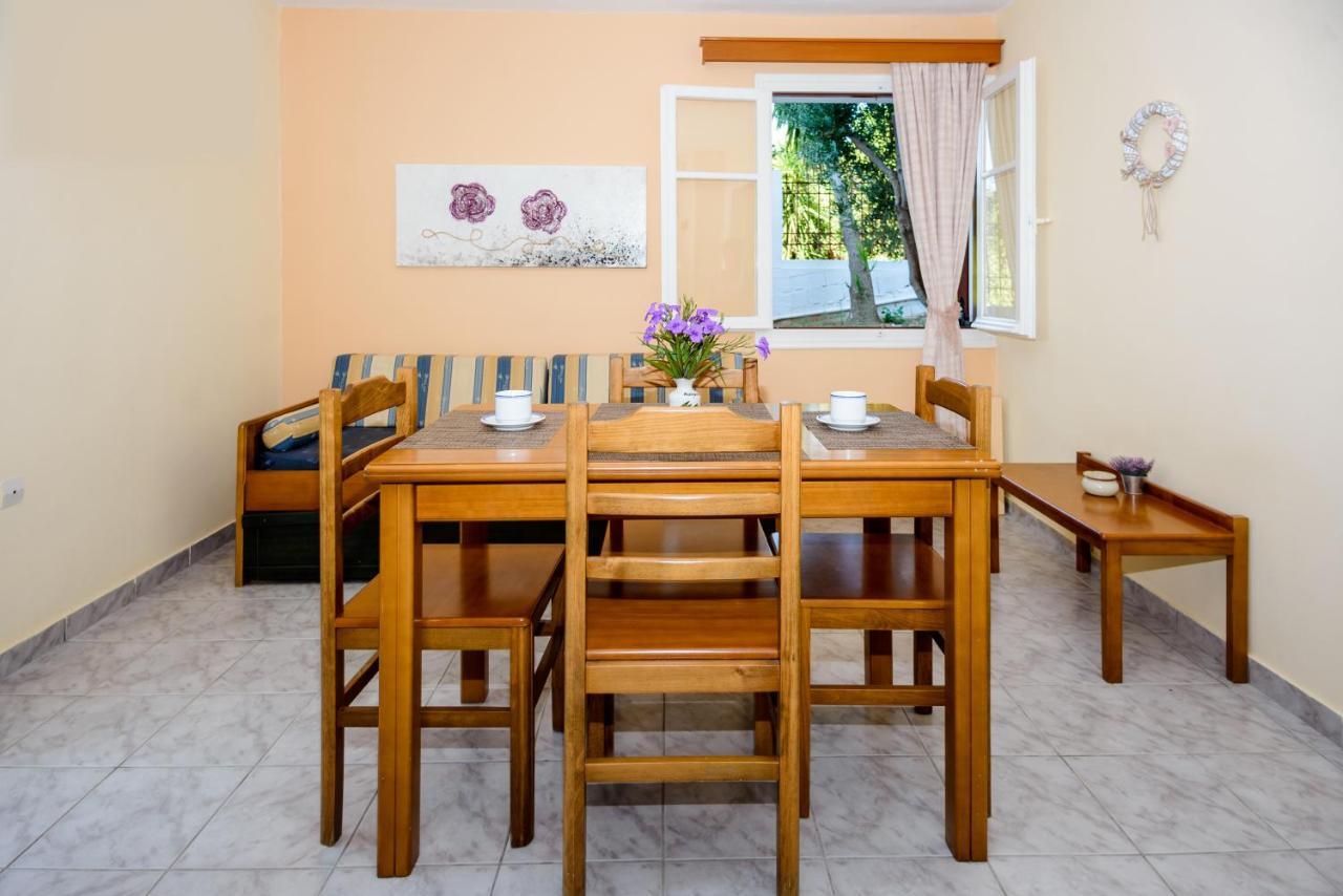 Maistrali Apartments Ratzaklion Bagian luar foto
