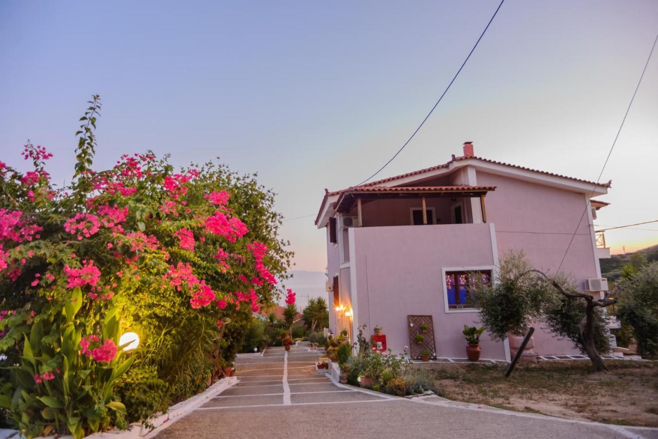 Maistrali Apartments Ratzaklion Bagian luar foto
