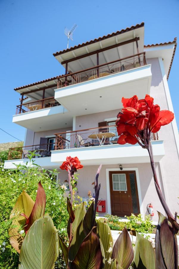 Maistrali Apartments Ratzaklion Bagian luar foto