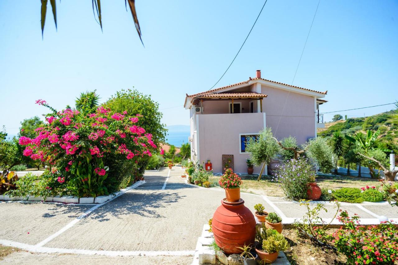 Maistrali Apartments Ratzaklion Bagian luar foto