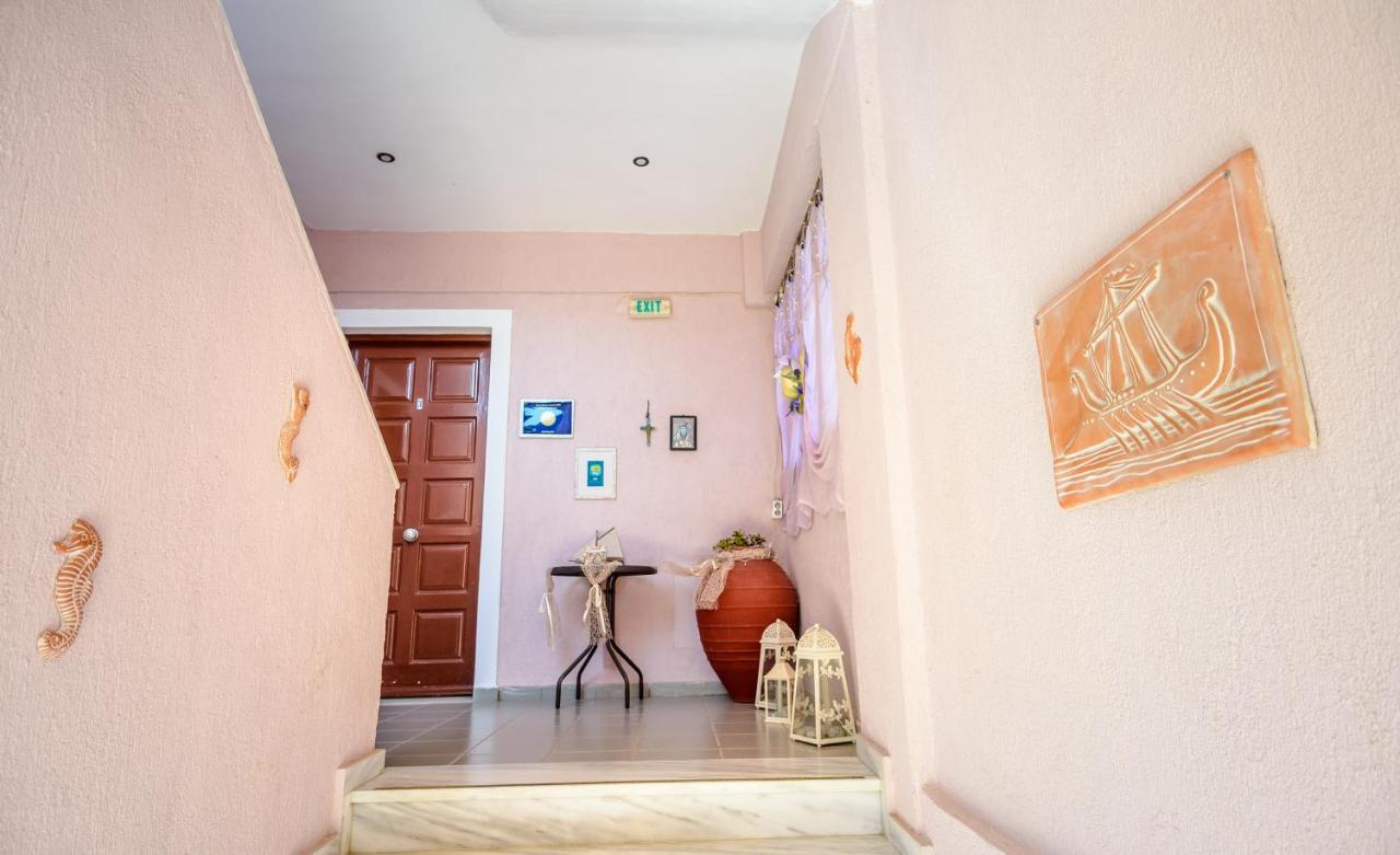Maistrali Apartments Ratzaklion Bagian luar foto